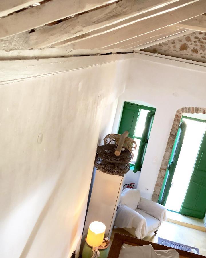 Hypate, Traditional Island Cottage Chalki Town Esterno foto
