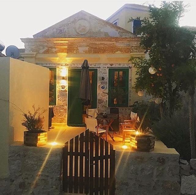 Hypate, Traditional Island Cottage Chalki Town Esterno foto